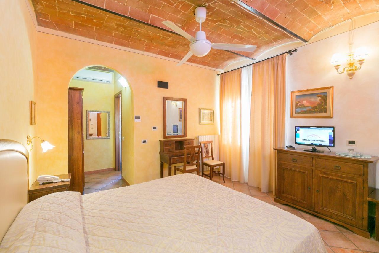 Agrihotel Elisabetta Collemezzano Exterior photo